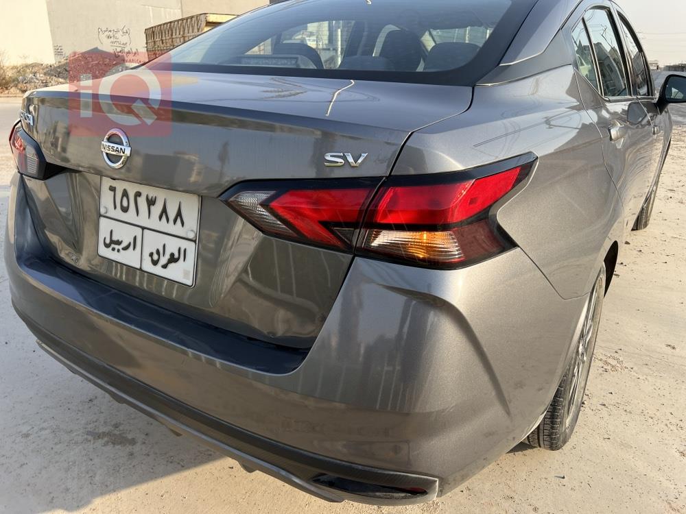 نيسان فيرسا